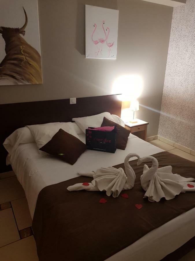 Hotel Restaurant Mon Auberge Lunel  Esterno foto