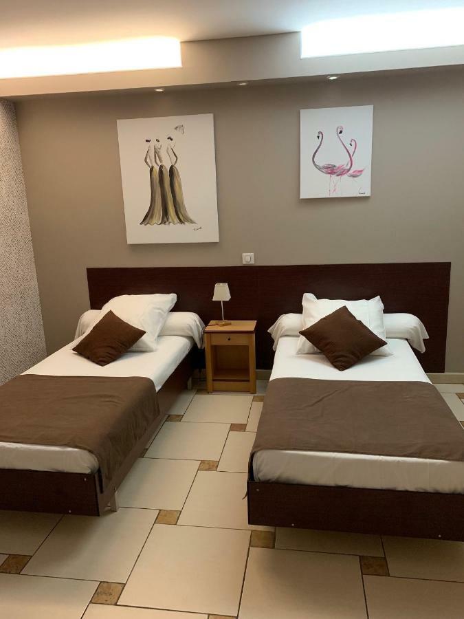 Hotel Restaurant Mon Auberge Lunel  Esterno foto